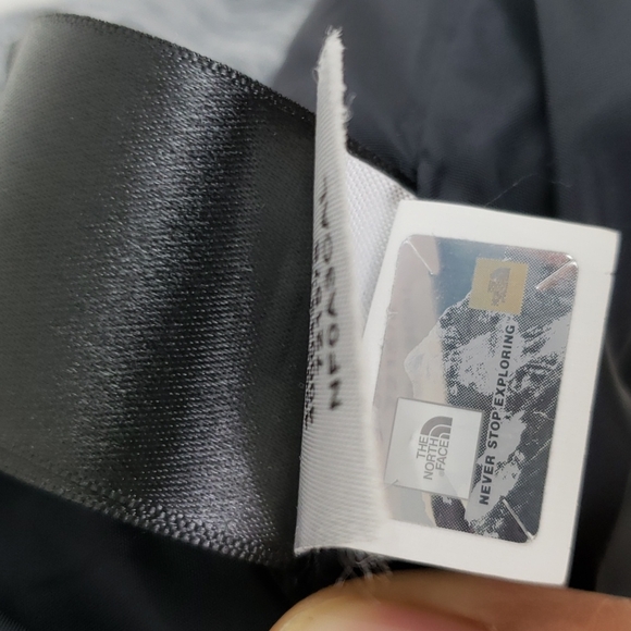 The north face vest girl's size medium 10/12 black and gray - Picture 9 of 9